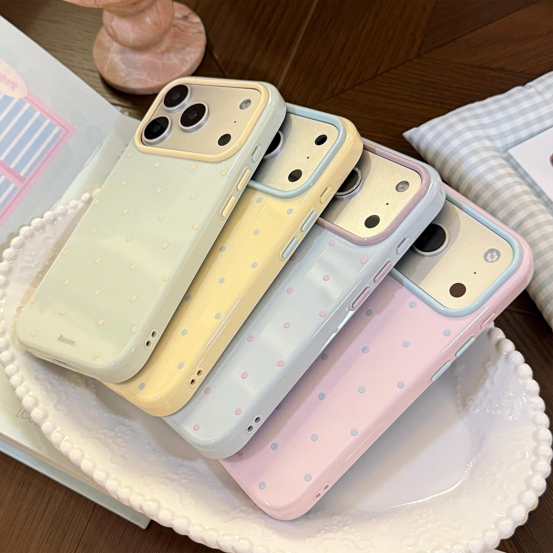 جراب هاتف كوري بنقاط البولكا د - مراجعة Apple Iphone 15 وسعره